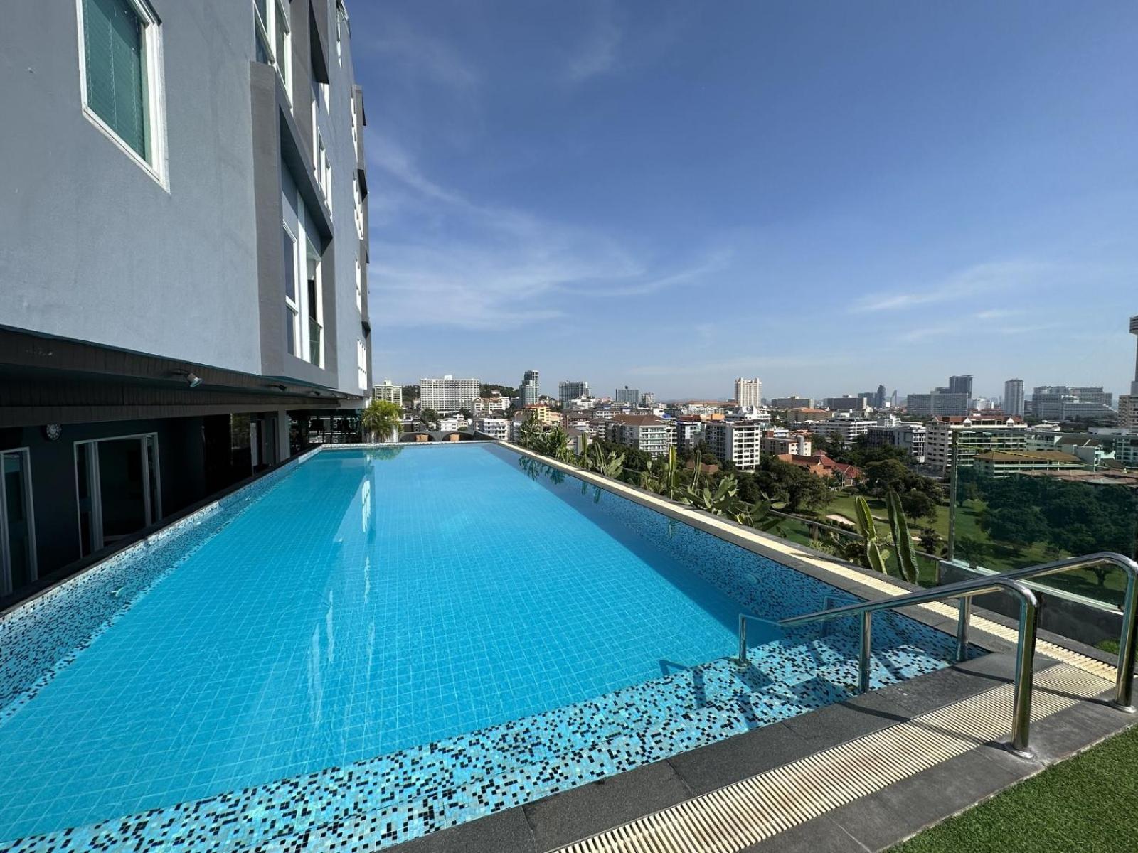 One Tower By Thaiminatorpattaya 11 Apartment ภายนอก รูปภาพ